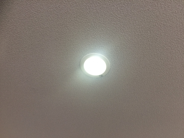 LEDダウンライト　取り付け　工事